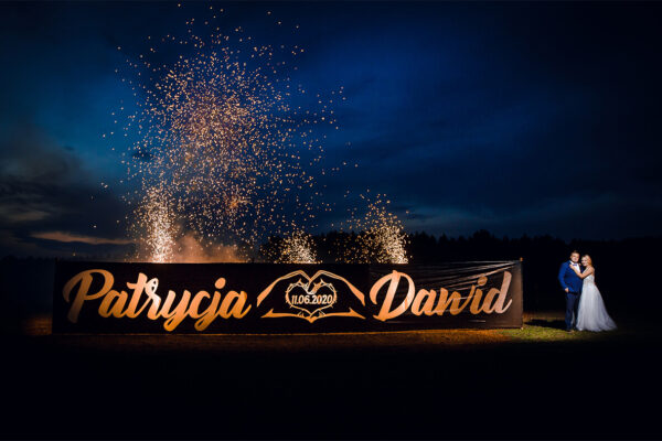 Folia podświetlona fontannami